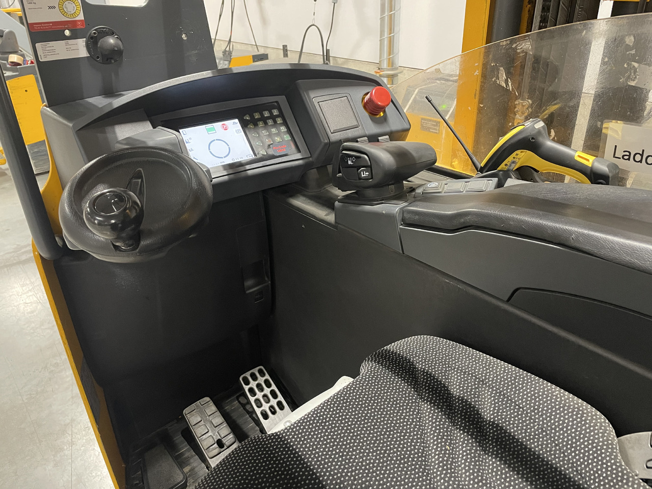 JUNGHEINRICH ETV214 - Empilhador retráctil: foto 4 JUNGHEINRICH ETV214 - Empilhador retráctil: foto 4