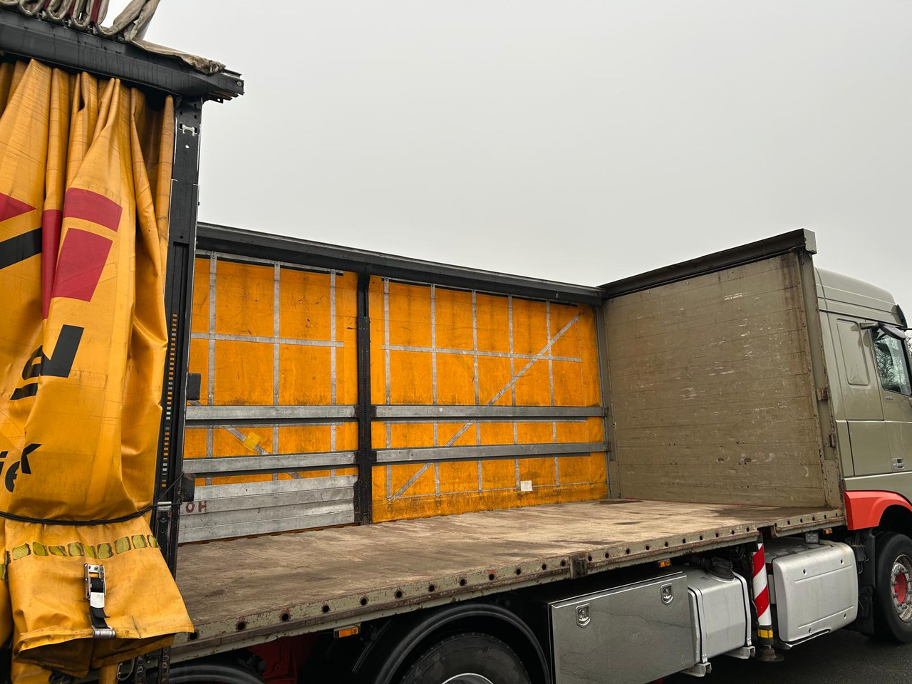 Camião de lona, Camião grua DAF DAF XF 460 FAN + PALFINGER + 16mtr + Lenkachse + EURO 6: foto 12 Camião de lona, Camião grua DAF DAF XF 460 FAN + PALFINGER + 16mtr + Lenkachse + EURO 6: foto 12