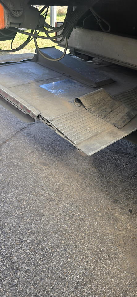 Camião frigorífico RENAULT: foto 6