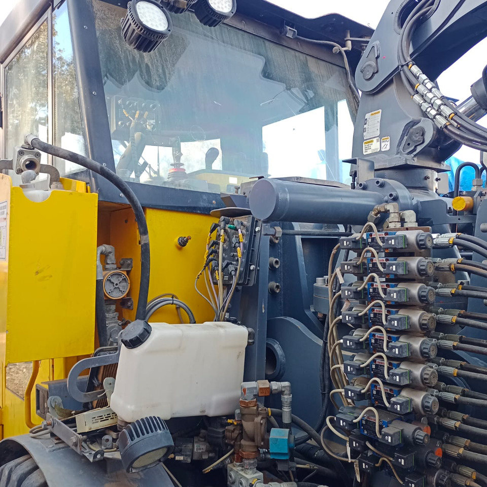 EPIROC BOLTEC S - Máquina de mineração: foto 2 EPIROC BOLTEC S - Máquina de mineração: foto 2