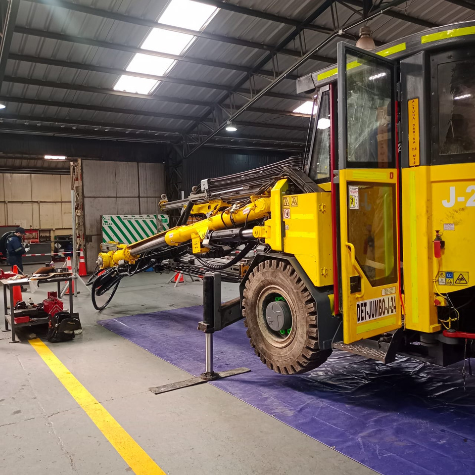 EPIROC BOOMER S2C - Máquina de perfuração direcional: foto 5 EPIROC BOOMER S2C - Máquina de perfuração direcional: foto 5