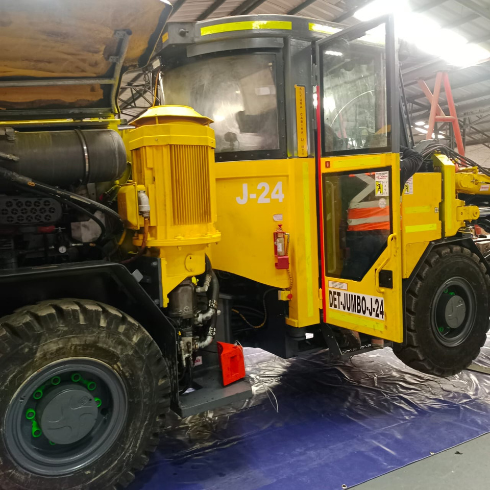 EPIROC BOOMER S2C - Máquina de perfuração direcional: foto 2 EPIROC BOOMER S2C - Máquina de perfuração direcional: foto 2