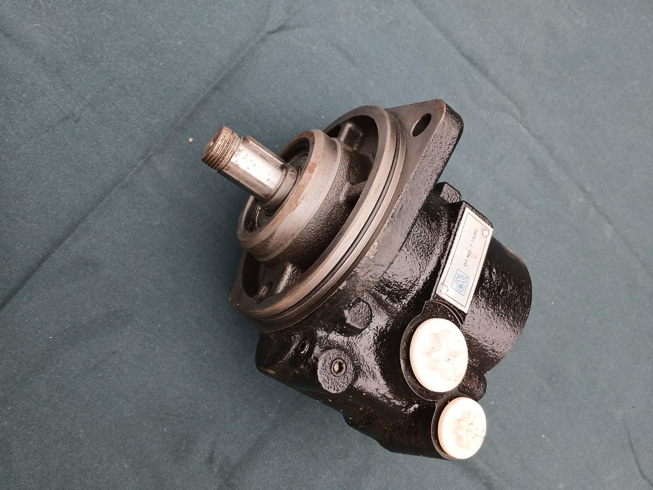 Steeringpump DT 713202 for IVECO  - Bomba de direção: foto 1 Steeringpump DT 713202 for IVECO  - Bomba de direção: foto 1