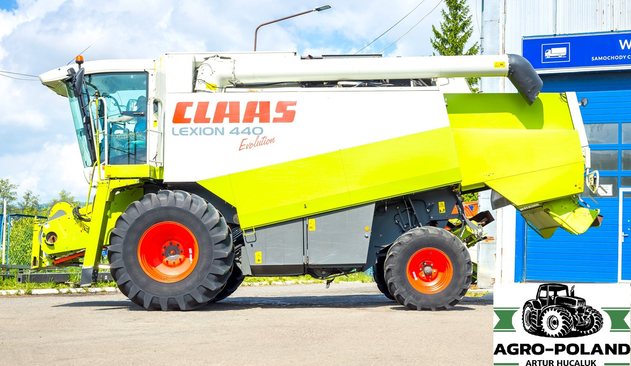 CLAAS LEXION 440 EVOLUTION - 2003 ROK + CLAAS C 540 SKŁADANY - 2007 ROK - Ceifeira debulhadora: foto 5 CLAAS LEXION 440 EVOLUTION - 2003 ROK + CLAAS C 540 SKŁADANY - 2007 ROK - Ceifeira debulhadora: foto 5