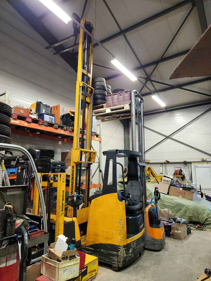 JUNGHEINRICH ETV112 - Empilhador retráctil: foto 2 JUNGHEINRICH ETV112 - Empilhador retráctil: foto 2