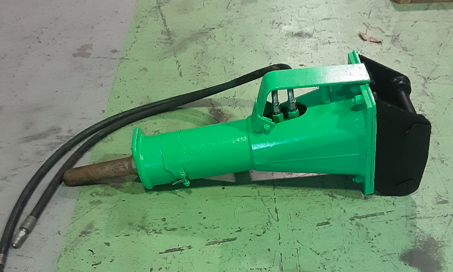 MONTABERT BRP70 - Martelo hidráulico: foto 1 MONTABERT BRP70 - Martelo hidráulico: foto 1