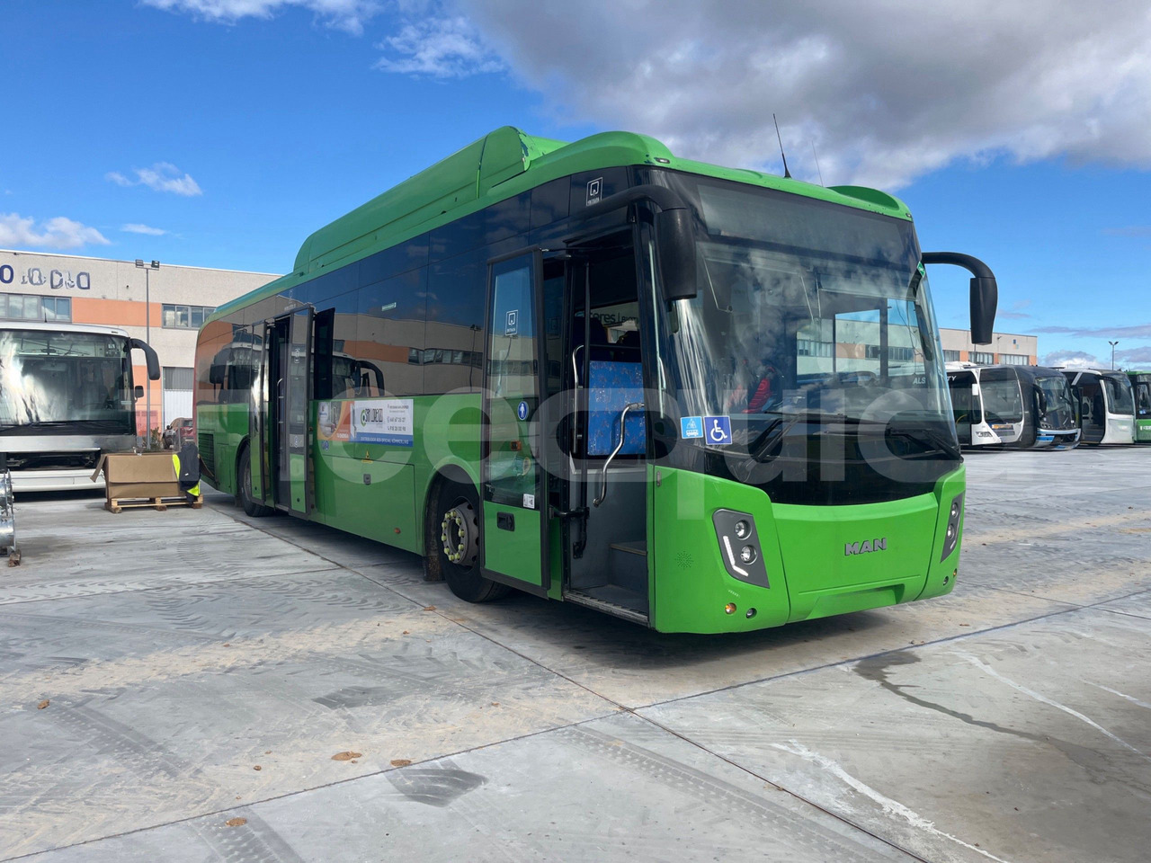 Man Castrosua - Ônibus suburbano: foto 1 Man Castrosua - Ônibus suburbano: foto 1