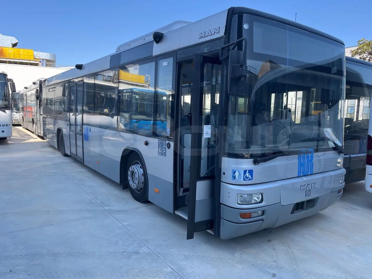 Man Lion's Classic - Ônibus suburbano: foto 1 Man Lion's Classic - Ônibus suburbano: foto 1