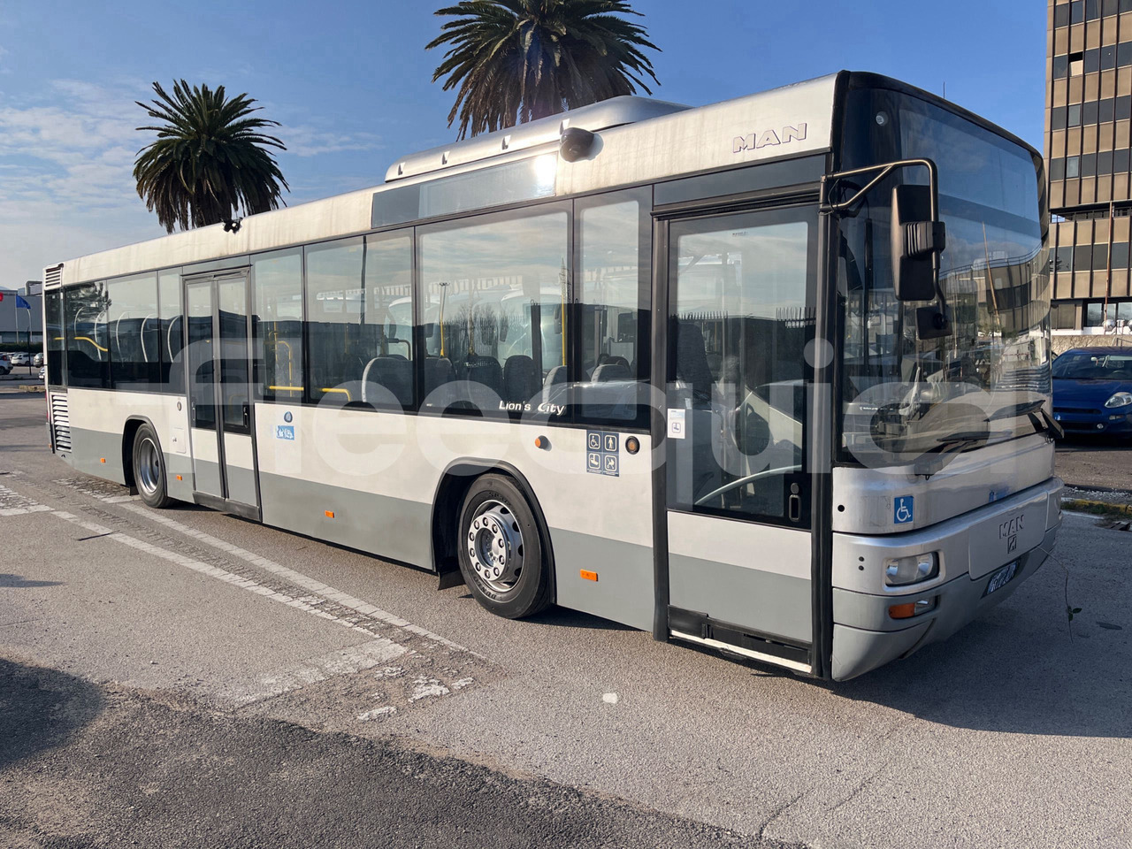 Man Lion's Classic - Ônibus suburbano: foto 1 Man Lion's Classic - Ônibus suburbano: foto 1