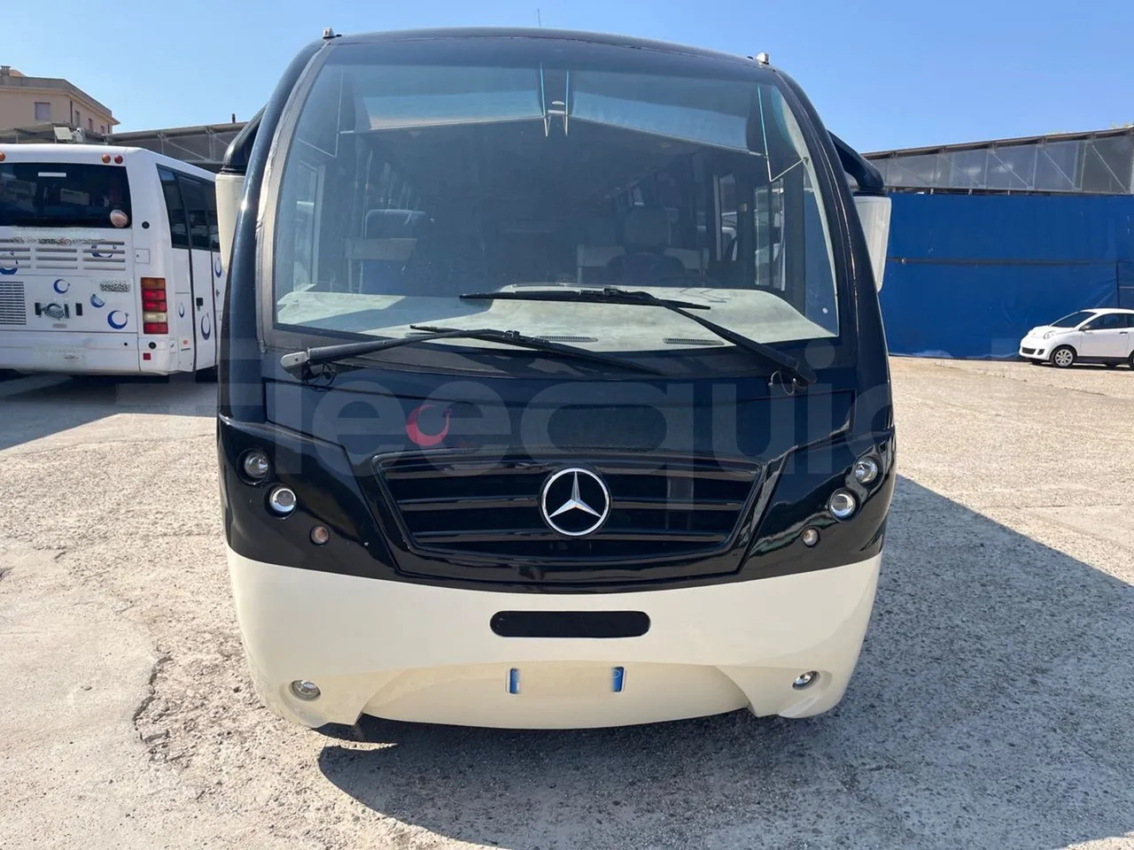 Mercedes-Benz MB 818 S - Autocarro: foto 2 Mercedes-Benz MB 818 S - Autocarro: foto 2