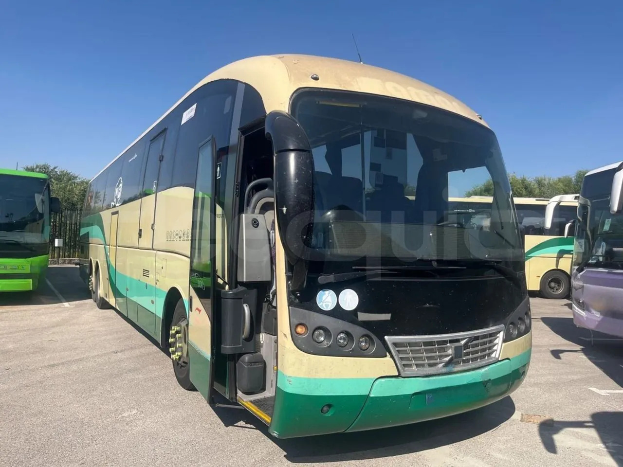 Volvo B12B - Autocarro: foto 1 Volvo B12B - Autocarro: foto 1