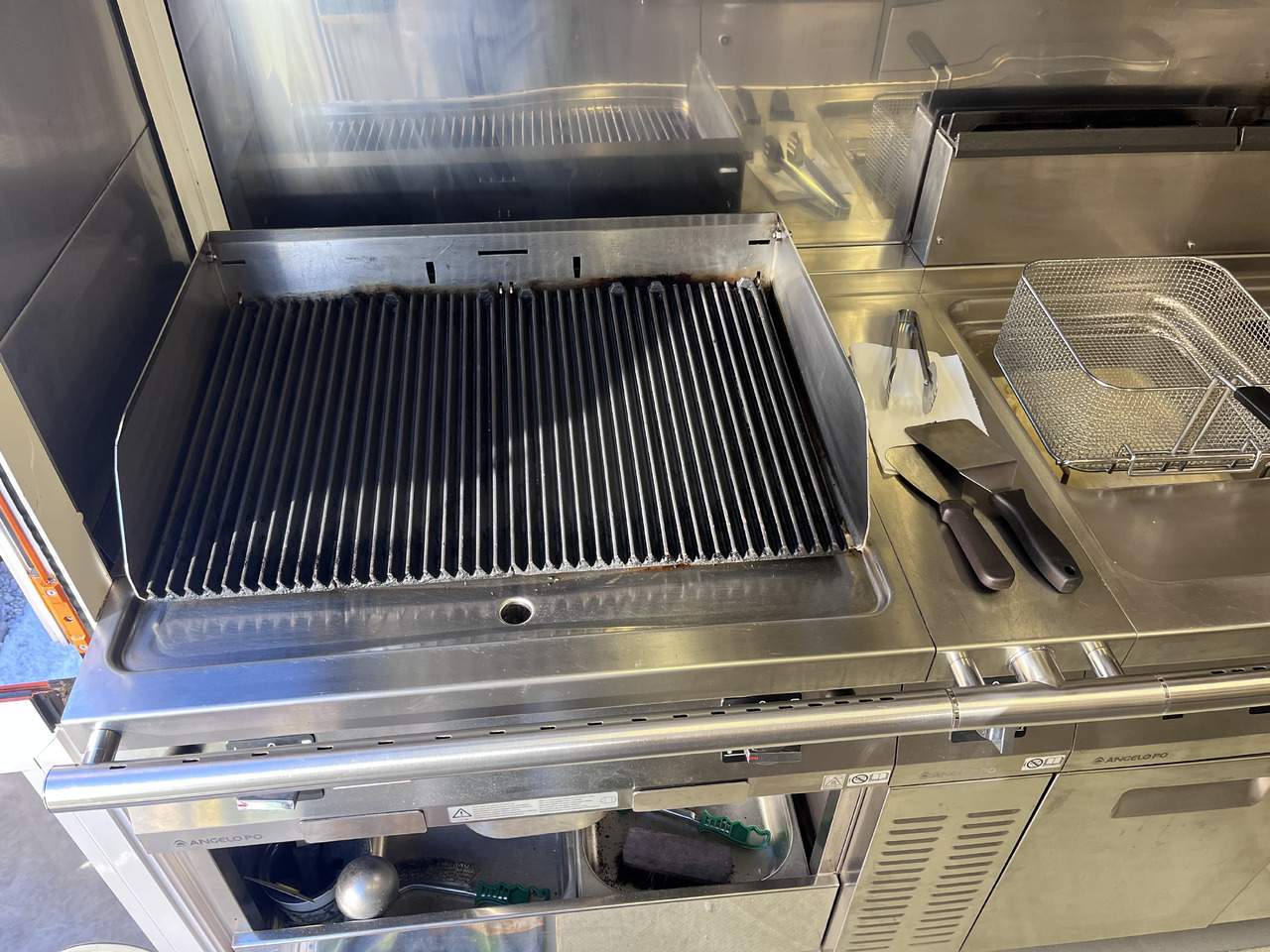 FOOD TRUCK - Nadgradnja s kuhinjsko opremo: ANGELO PO - Volkswagen Crafter - Veículo comercial: foto 5 FOOD TRUCK - Nadgradnja s kuhinjsko opremo: ANGELO PO - Volkswagen Crafter - Veículo comercial: foto 5