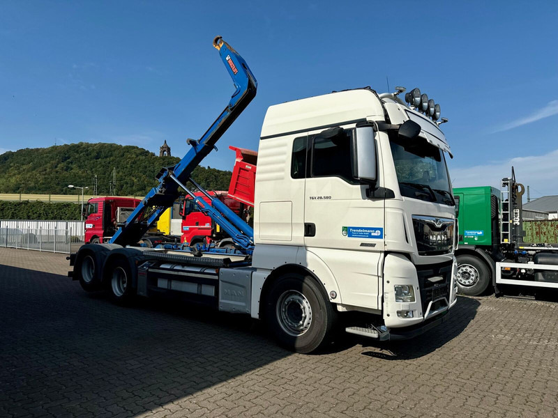 MAN TGX 26.580 BL 6x2 Zwillingbereifte Liftachse Abroller Hiab Funk- - Camião polibenne: foto 4 MAN TGX 26.580 BL 6x2 Zwillingbereifte Liftachse Abroller Hiab Funk- - Camião polibenne: foto 4