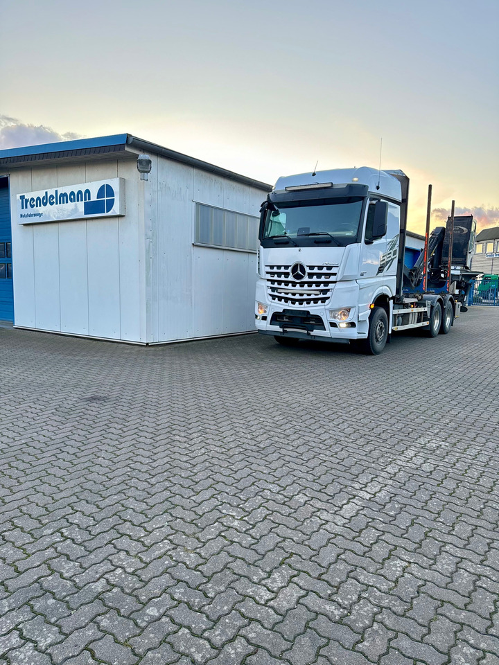 Mercedes Arocs 3358 L 6x4 Radstand 4500 Arocs 3358 L 6x4 Blatt-Luft Gefedert - Camião de transporte de madeira: foto 3 Mercedes Arocs 3358 L 6x4 Radstand 4500 Arocs 3358 L 6x4 Blatt-Luft Gefedert - Camião de transporte de madeira: foto 3