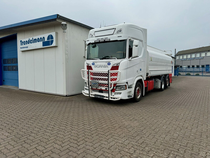 Scania R 500 Tankwagen Benzin-Diesel Oben und Unten Belfüllung - Caminhão tanque: foto 1 Scania R 500 Tankwagen Benzin-Diesel Oben und Unten Belfüllung - Caminhão tanque: foto 1