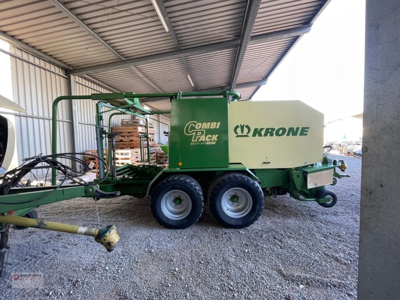 Krone COMBI PACK 1500 - Enfardadeira de fardos redondos: foto 2 Krone COMBI PACK 1500 - Enfardadeira de fardos redondos: foto 2