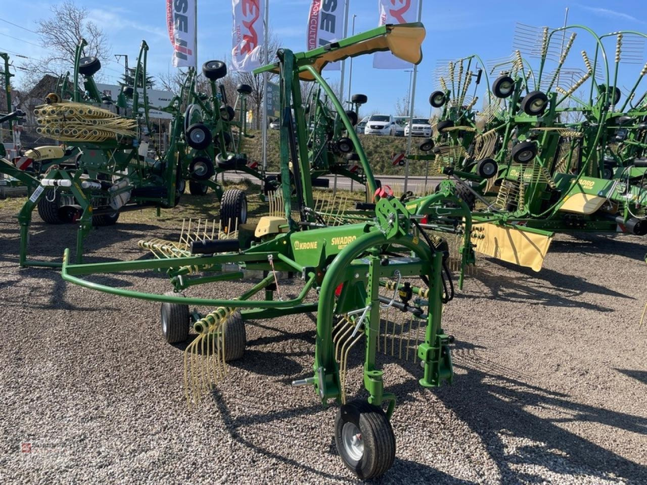 Krone SWADRO S 380 HIGLAND - Ancinho enleirador: foto 1 Krone SWADRO S 380 HIGLAND - Ancinho enleirador: foto 1