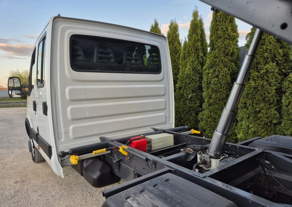 Iveco 50c15 3.0 150KM Brygadówka - Carrinha basculante: foto 4 Iveco 50c15 3.0 150KM Brygadówka - Carrinha basculante: foto 4