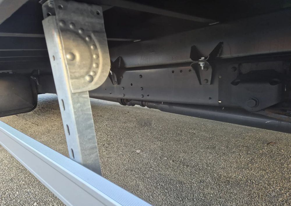 Iveco 70C18 3.0 180KM/ Skrzyniowy / 1 Właściciel/ Himatic 8b/ Rozstaw osi max 5.1m/ - Carrinha de caixa aberta: foto 5 Iveco 70C18 3.0 180KM/ Skrzyniowy / 1 Właściciel/ Himatic 8b/ Rozstaw osi max 5.1m/ - Carrinha de caixa aberta: foto 5