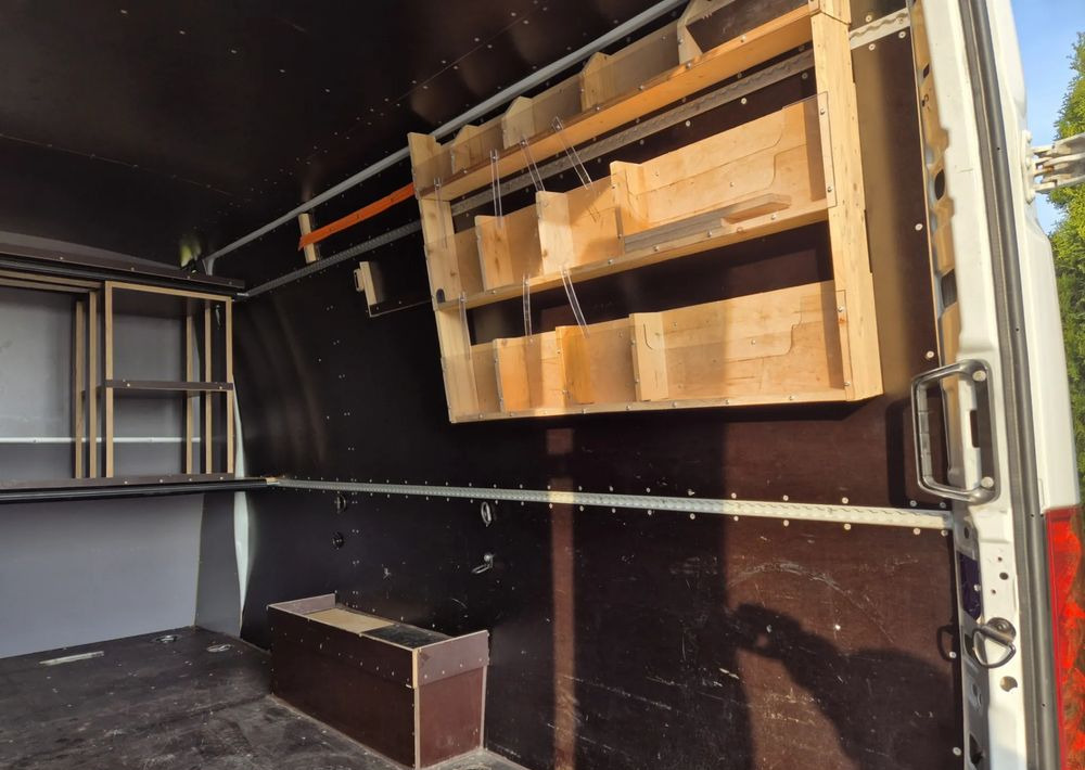 Leasing de Iveco Iveco 35s18 3.0 180KM Brygadówka manual Iveco Iveco 35s18 3.0 180KM Brygadówka manual: foto 12 Leasing de Iveco Iveco 35s18 3.0 180KM Brygadówka manual Iveco Iveco 35s18 3.0 180KM Brygadówka manual: foto 12