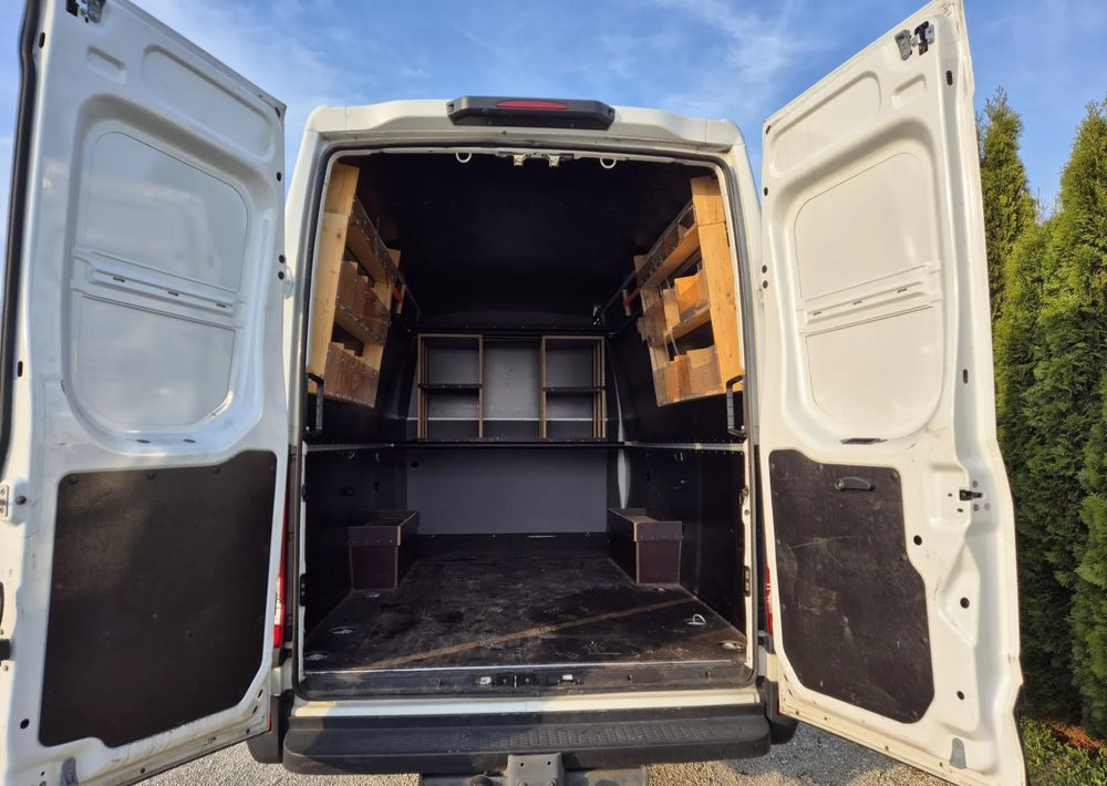 Iveco Iveco 35s18 3.0 180KM Brygadówka manual - Carrinha cabine dupla: foto 4 Iveco Iveco 35s18 3.0 180KM Brygadówka manual - Carrinha cabine dupla: foto 4