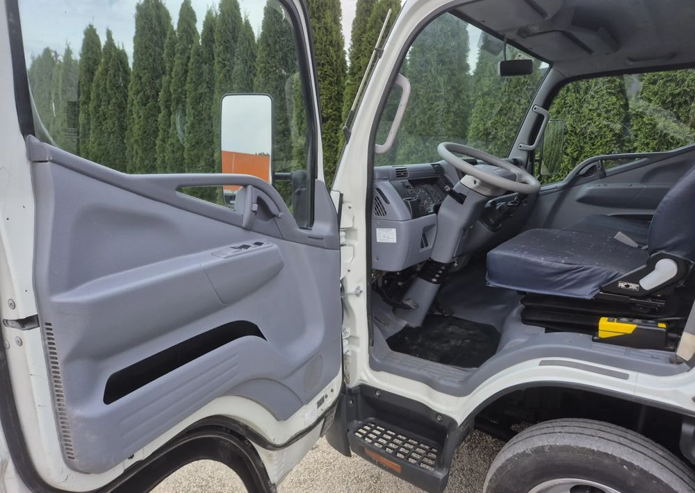 Mitsubishi CANTER 3.0 3c13 - Carrinha basculante: foto 5 Mitsubishi CANTER 3.0 3c13 - Carrinha basculante: foto 5