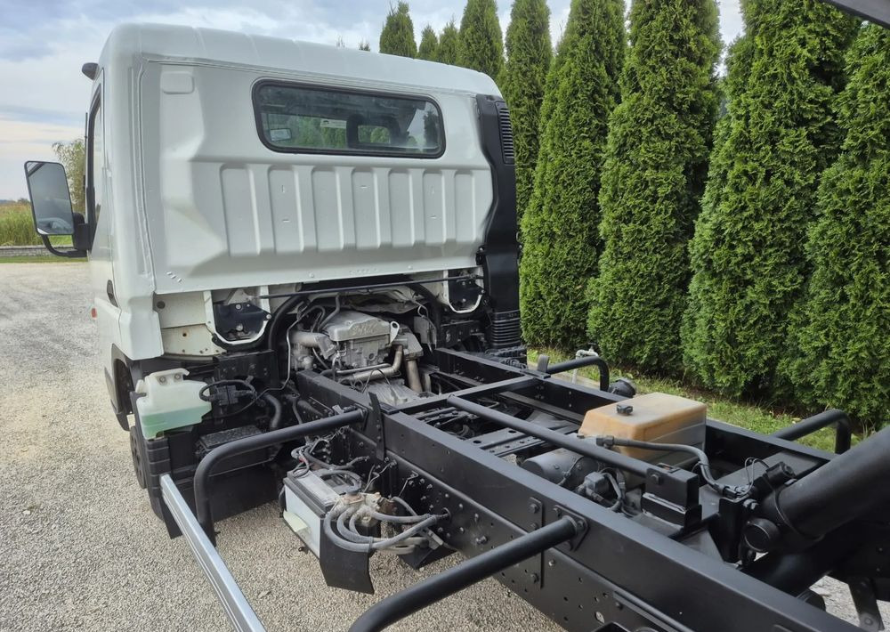 Mitsubishi CANTER 3.0 3c13 - Carrinha basculante: foto 4 Mitsubishi CANTER 3.0 3c13 - Carrinha basculante: foto 4