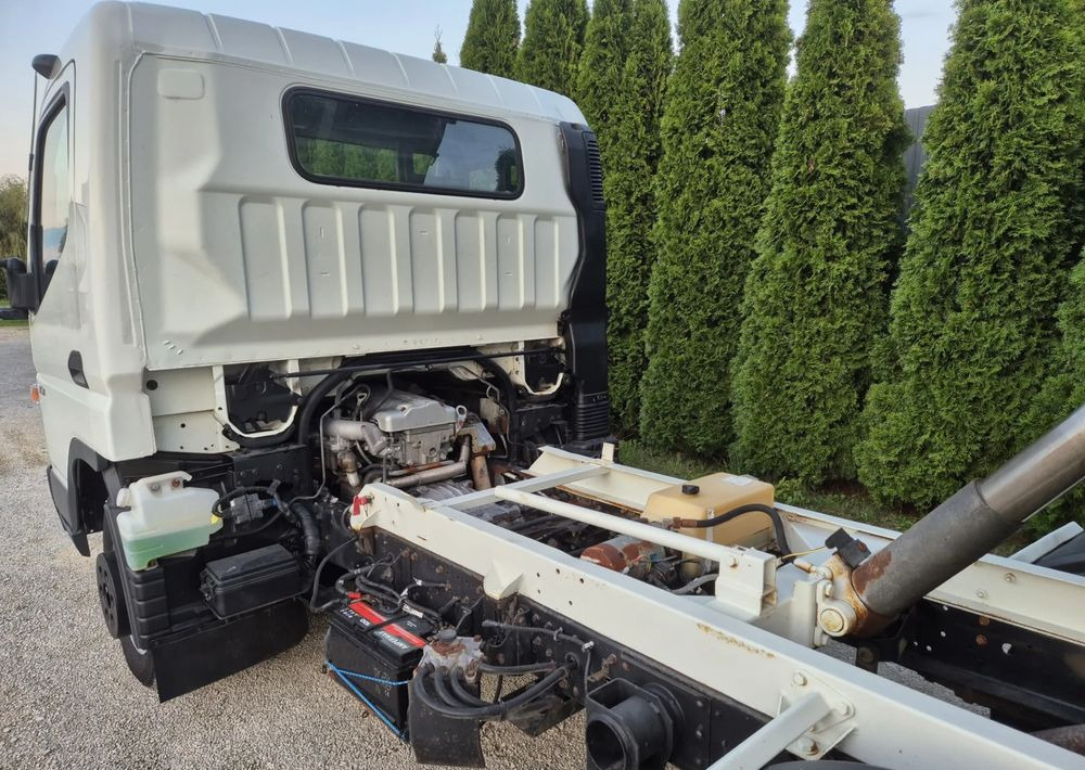 Mitsubishi Canter 3.0 - Carrinha basculante: foto 4 Mitsubishi Canter 3.0 - Carrinha basculante: foto 4