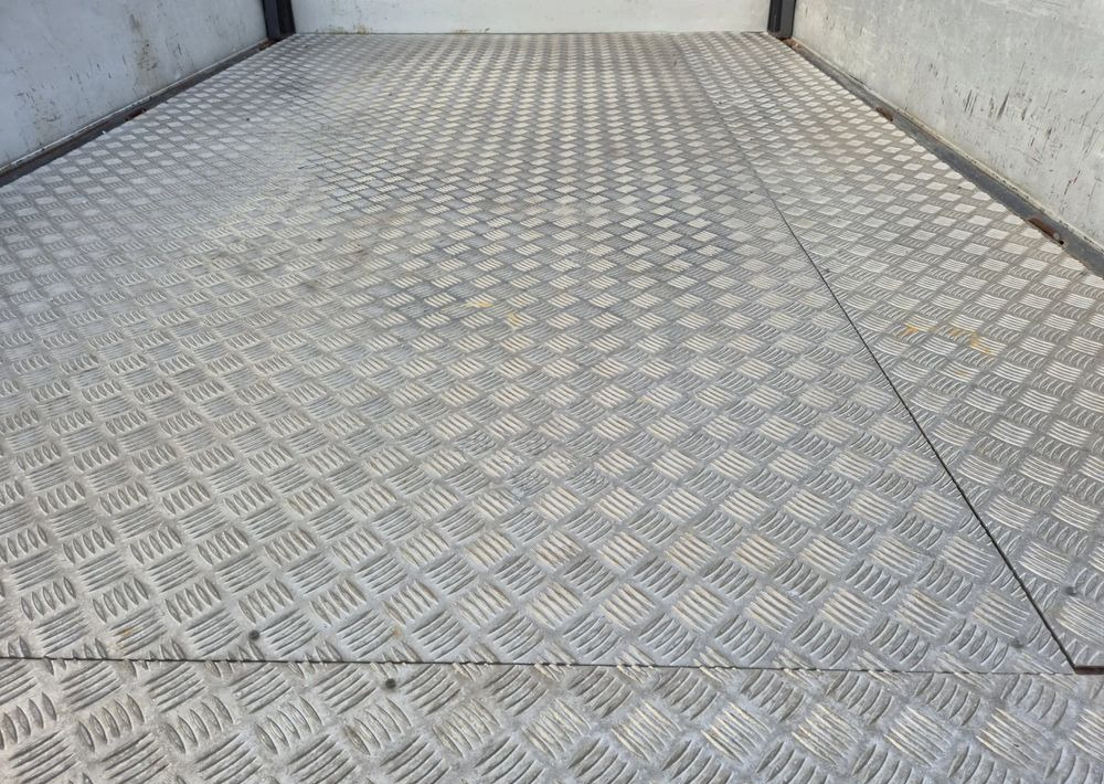 Peugeot Boxer 2.2 150KM brygadówka Maxi wzmocniony koła 16 cali Dubel - Carrinha cabine dupla: foto 4 Peugeot Boxer 2.2 150KM brygadówka Maxi wzmocniony koła 16 cali Dubel - Carrinha cabine dupla: foto 4