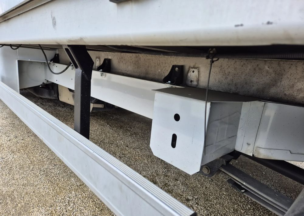 Renault 2.3 Plandeka Burto-Firanka 10 palet - Carrinha de caixa aberta: foto 4 Renault 2.3 Plandeka Burto-Firanka 10 palet - Carrinha de caixa aberta: foto 4