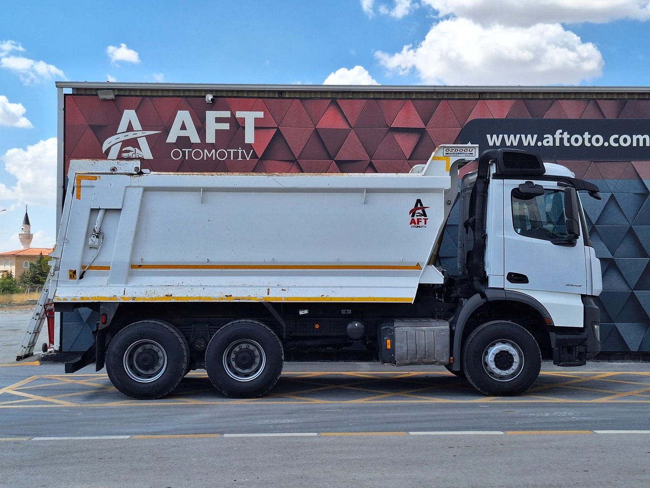 MERCEDES-BENZ AROCS 3345 - Camião basculante: foto 4 MERCEDES-BENZ AROCS 3345 - Camião basculante: foto 4