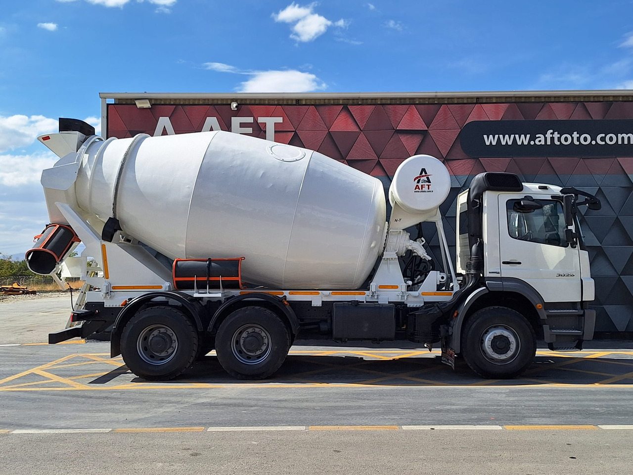 MERCEDES-BENZ AXOR 3028 - Camião betoneira: foto 4 MERCEDES-BENZ AXOR 3028 - Camião betoneira: foto 4