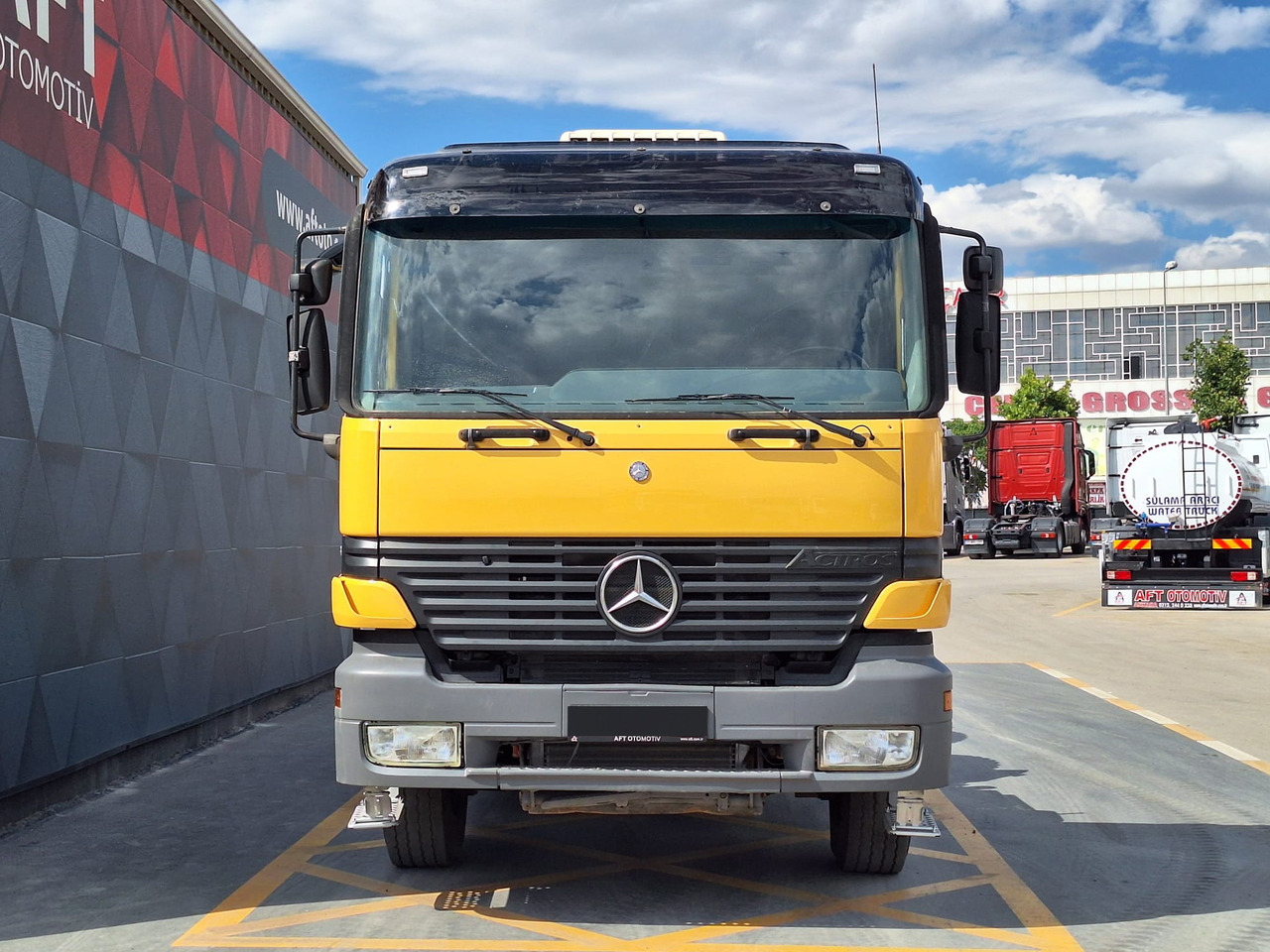 MERCEDES-BENZ ACTROS 3348 - Tractor: foto 2 MERCEDES-BENZ ACTROS 3348 - Tractor: foto 2