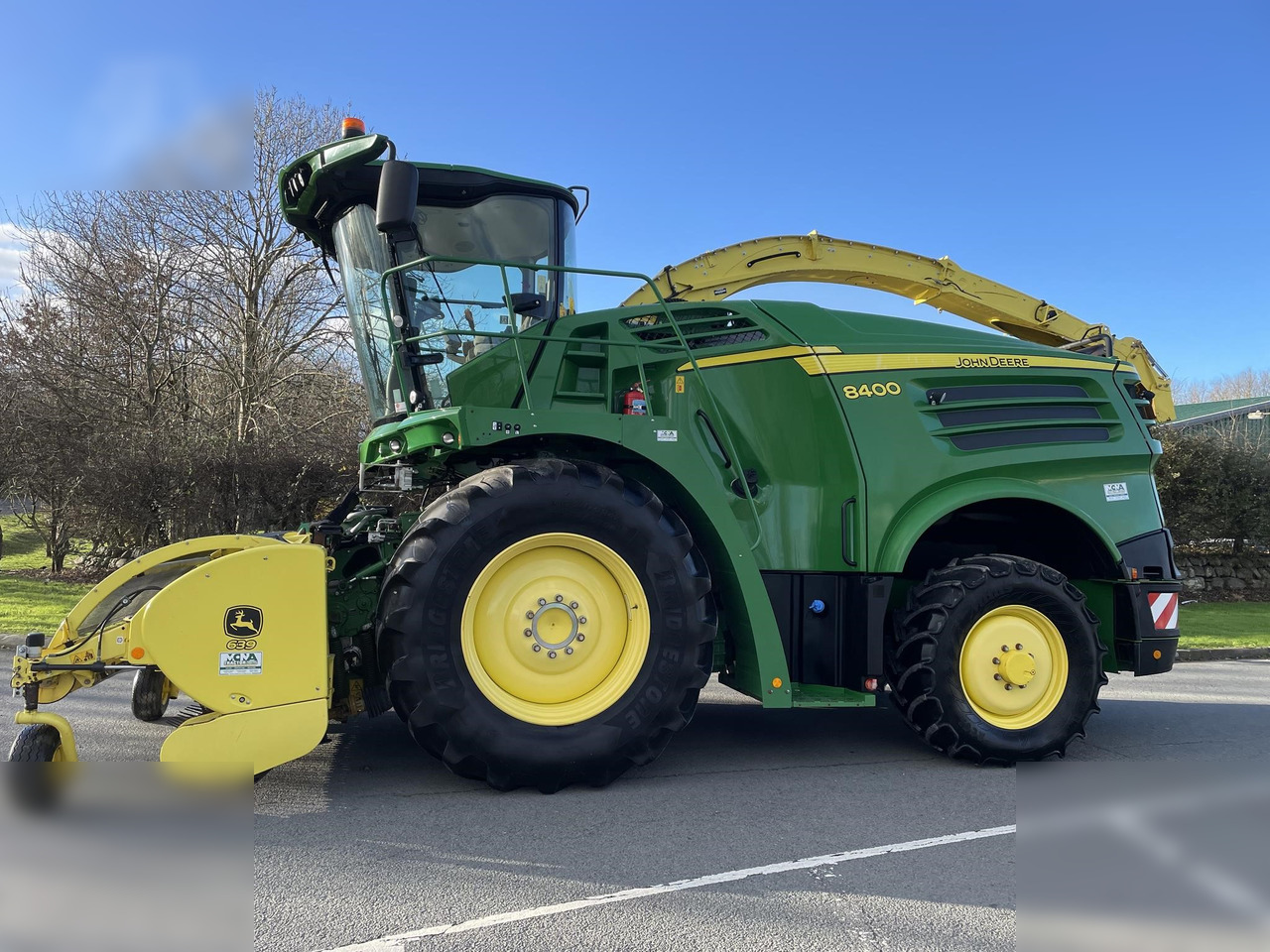 2018 JOHN DEERE 8400 - Picadora de forragem automotriz: foto 2 2018 JOHN DEERE 8400 - Picadora de forragem automotriz: foto 2