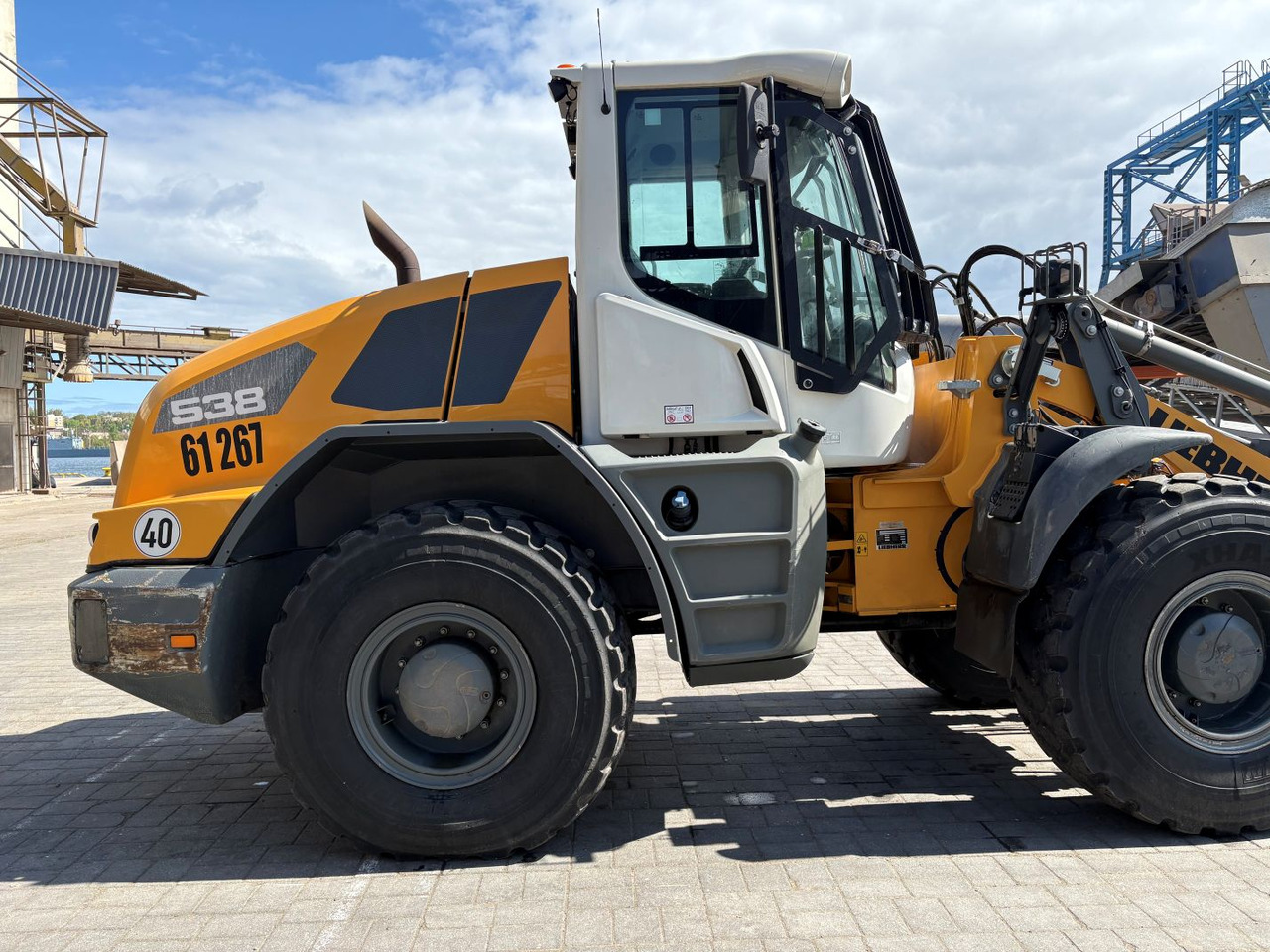 LIEBHERR L538 - Pá carregadora de rodas: foto 1 LIEBHERR L538 - Pá carregadora de rodas: foto 1
