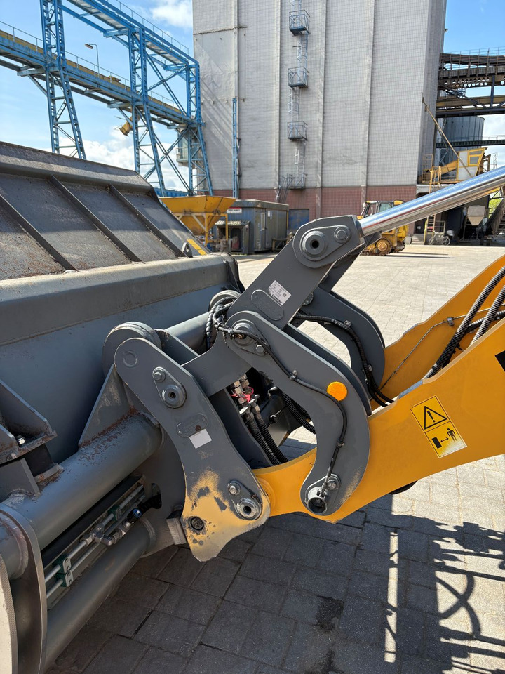 Pá carregadora de rodas LIEBHERR L538: foto 10