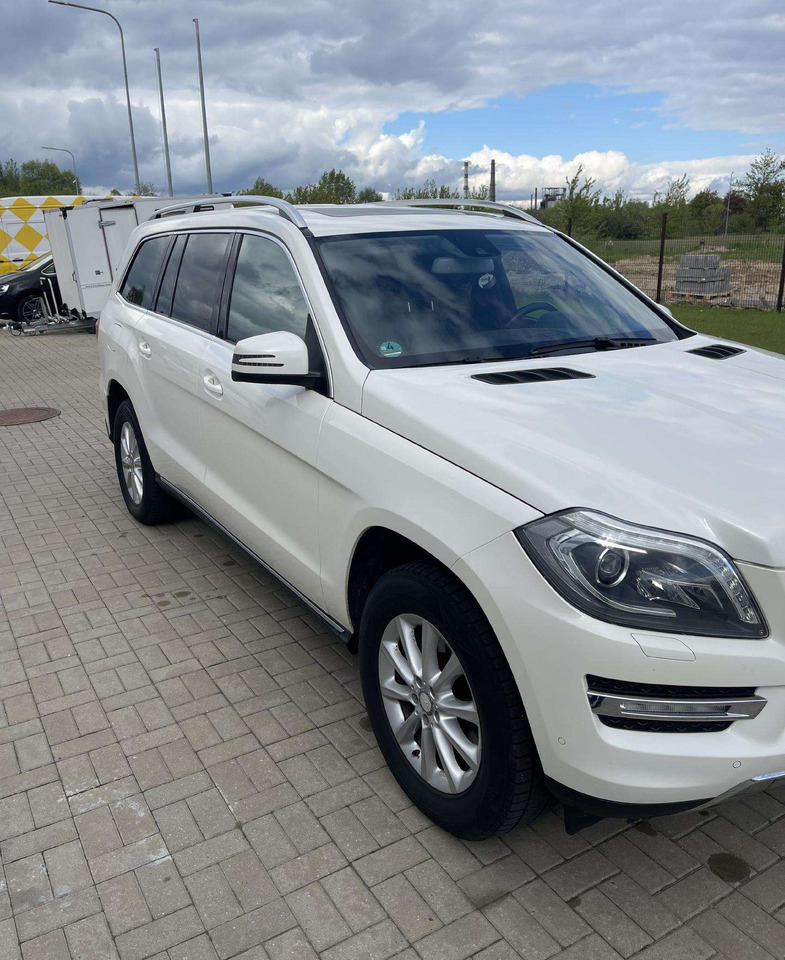 Mercedes-Benz GL350 - SUV: foto 2 Mercedes-Benz GL350 - SUV: foto 2