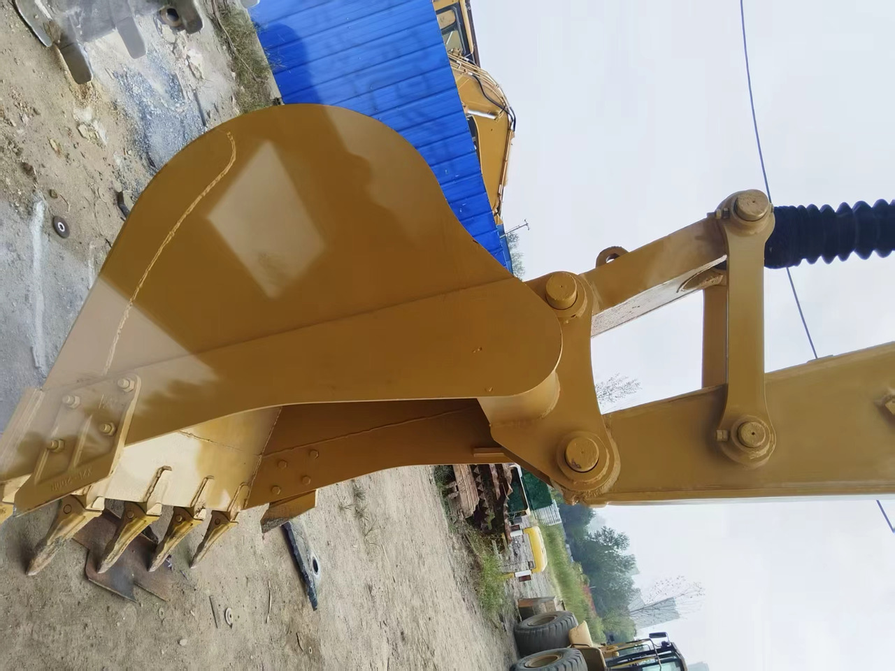 CATERPILLAR 330DL good condition 2024 30 ton excavator for sale - Escavadora de rastos: foto 2 CATERPILLAR 330DL good condition 2024 30 ton excavator for sale - Escavadora de rastos: foto 2