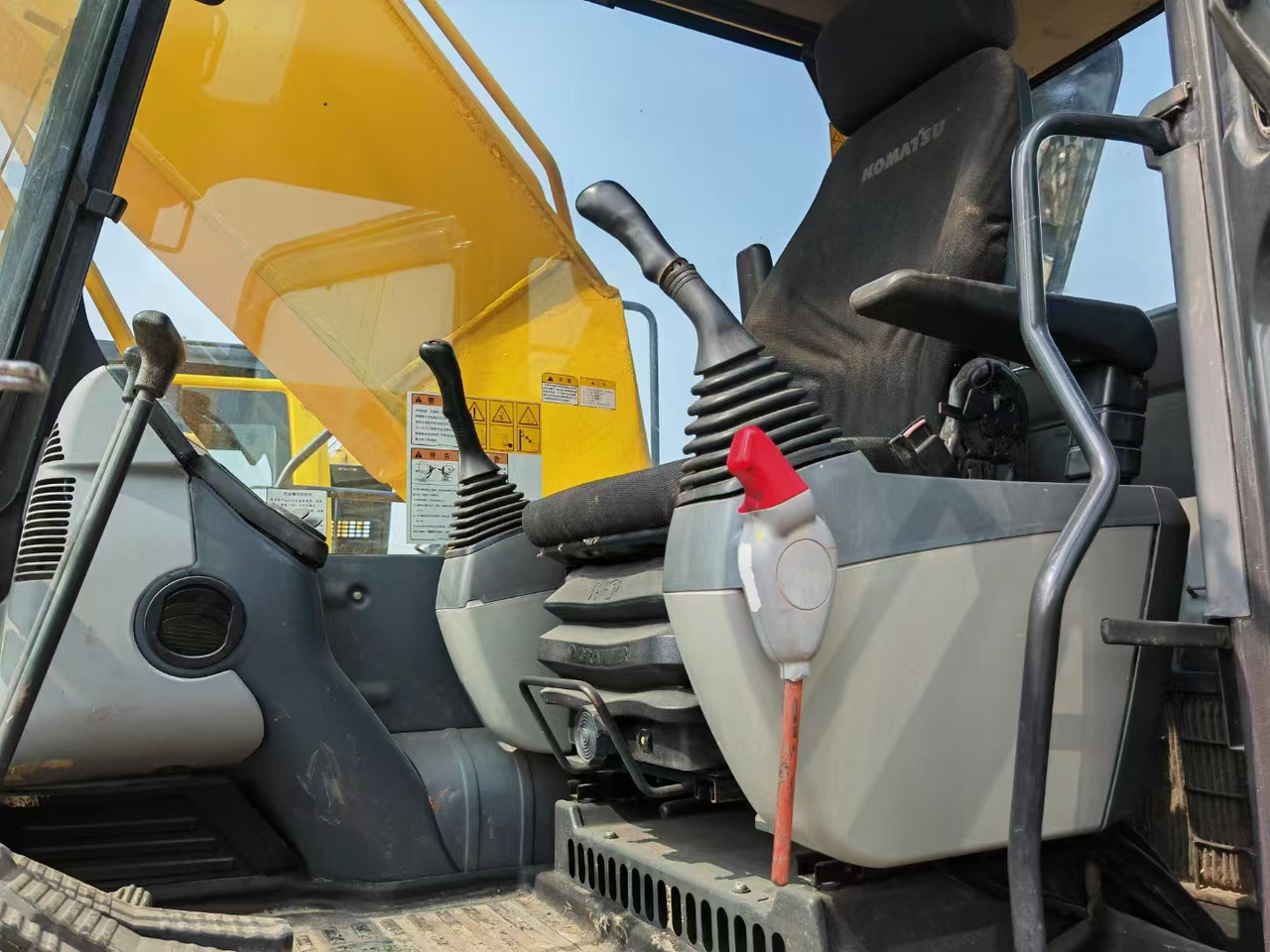 KOMATSU pc210-8 used crawler excavator japan brand hot sale - Escavadora de rastos: foto 2 KOMATSU pc210-8 used crawler excavator japan brand hot sale - Escavadora de rastos: foto 2