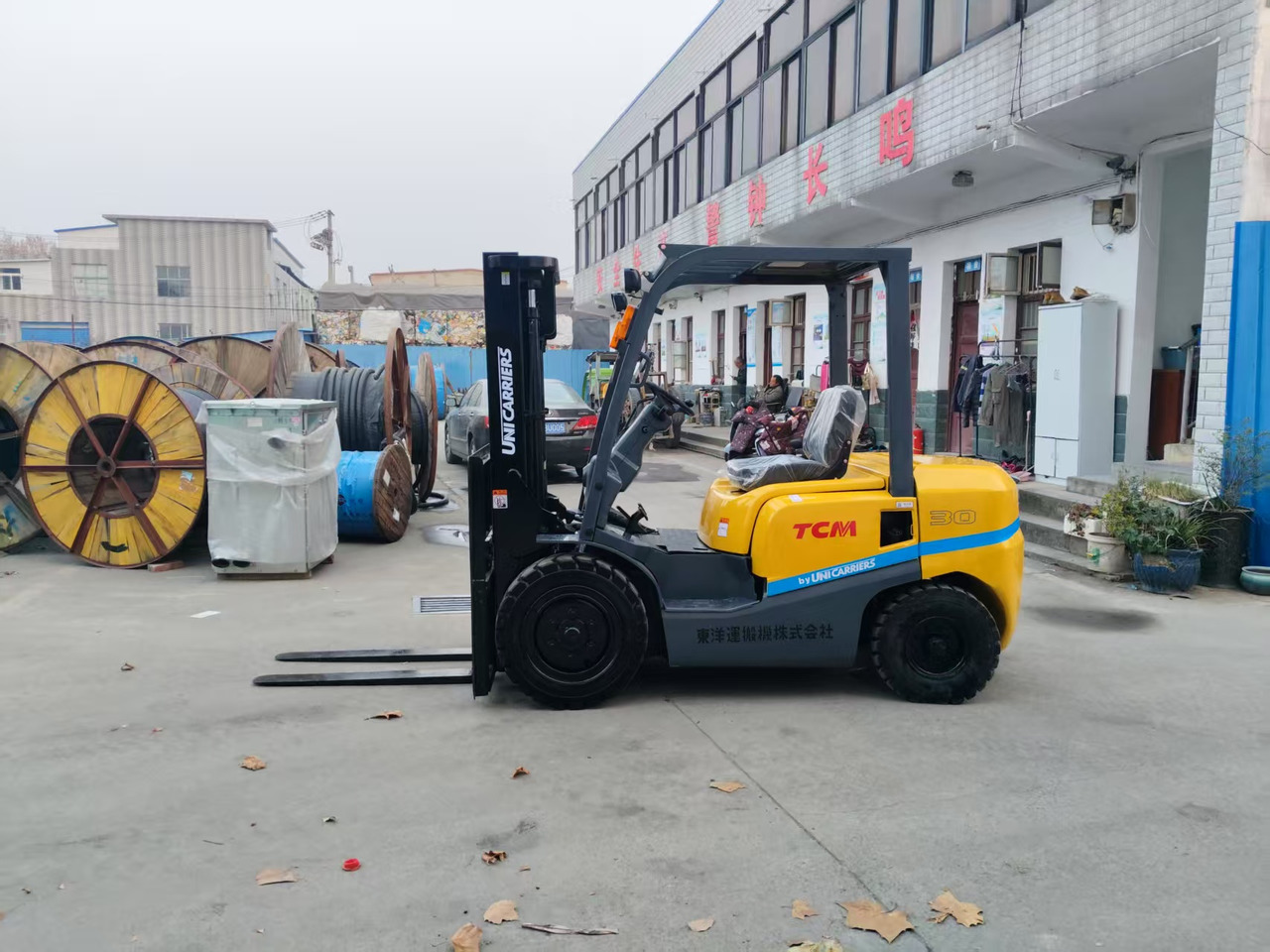 TCM FD30 Japan brand used 3 ton diesel forklift Customizable mast clamps - Empilhadeira a diesel: foto 4 TCM FD30 Japan brand used 3 ton diesel forklift Customizable mast clamps - Empilhadeira a diesel: foto 4