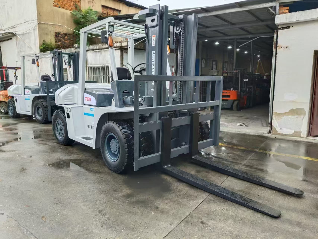 TCM FD70 japan brand 7 ton forklift used Customizable mast clamp side shift - Empilhadeira a diesel: foto 5 TCM FD70 japan brand 7 ton forklift used Customizable mast clamp side shift - Empilhadeira a diesel: foto 5