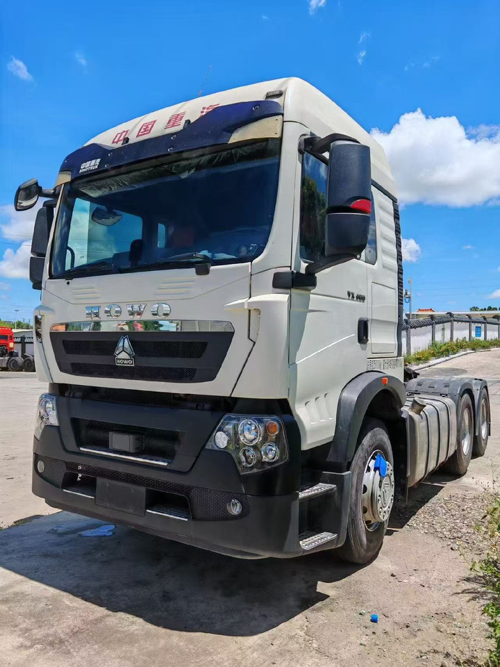 SINOTRUK howo 371,430 ,460 tractor multiple models used and stock new tractors Customizable - Tractor: foto 1 SINOTRUK howo 371,430 ,460 tractor multiple models used and stock new tractors Customizable - Tractor: foto 1