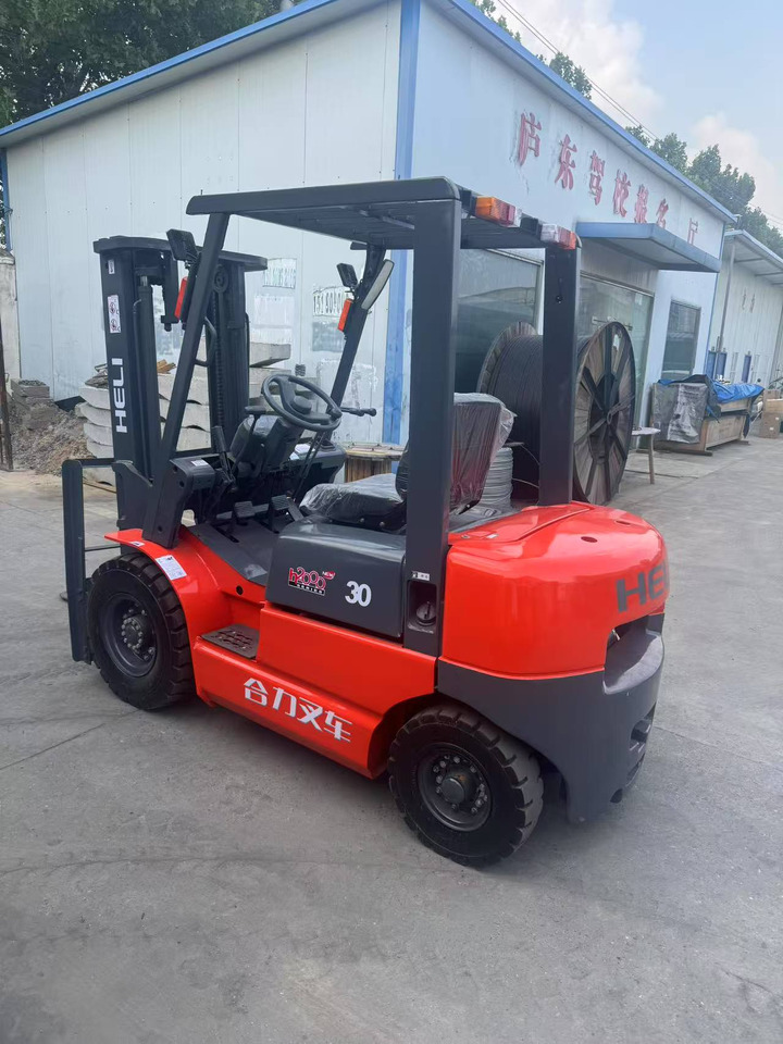 Heli stock new 2024 model 3T diesel forklift Customizable Mast & Clamp - Empilhadeira a diesel: foto 4 Heli stock new 2024 model 3T diesel forklift Customizable Mast & Clamp - Empilhadeira a diesel: foto 4