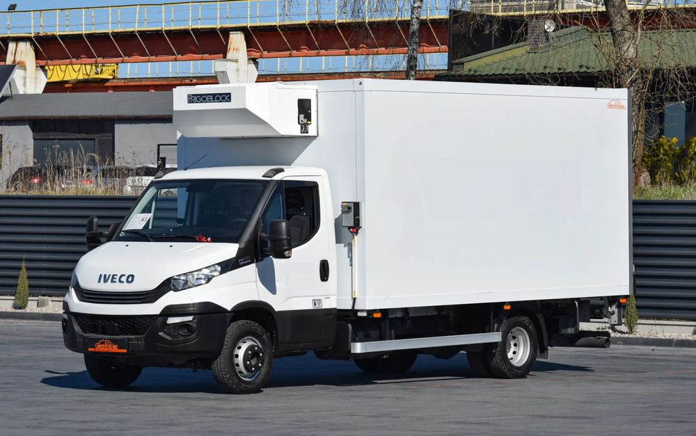 Iveco DAILY 70C18 / 3.0 - 180 KM / AUTOMAT HI-MATIC / 3 OSOBY / CHŁODNIA - MROŹNIA 4,55 M / AGREGAD FRIGOBLOCK / WINDA SORENSEN / KLIMA / TEMPOMAT / KAMERA COFANIA / REGULOWANE ZAWIESZENIE / SERWISOWA - Camião frigorífico: foto 1 Iveco DAILY 70C18 / 3.0 - 180 KM / AUTOMAT HI-MATIC / 3 OSOBY / CHŁODNIA - MROŹNIA 4,55 M / AGREGAD FRIGOBLOCK / WINDA SORENSEN / KLIMA / TEMPOMAT / KAMERA COFANIA / REGULOWANE ZAWIESZENIE / SERWISOWA - Camião frigorífico: foto 1