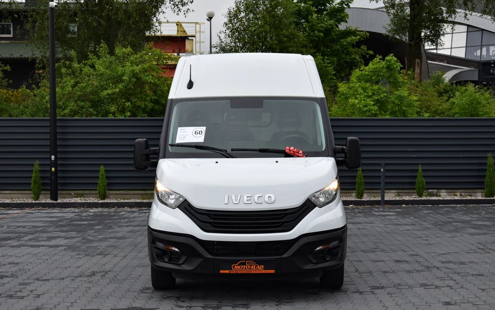 Iveco DAILY MAXI 35S16 / 2.3 - 160 KM / AUTOMAT HI-MATIC / NOWY MODEL / 3 OSOBY / DOSTAWCZE / BLASZAK / KLIMA / CZUJNIKI COFANIA / NISKI PRZEBIEG / 2022 / SERWISOWANY / Z NIEMIEC - Furgão: foto 2 Iveco DAILY MAXI 35S16 / 2.3 - 160 KM / AUTOMAT HI-MATIC / NOWY MODEL / 3 OSOBY / DOSTAWCZE / BLASZAK / KLIMA / CZUJNIKI COFANIA / NISKI PRZEBIEG / 2022 / SERWISOWANY / Z NIEMIEC - Furgão: foto 2