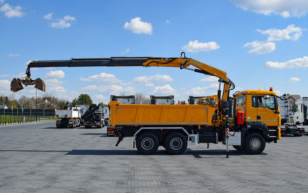 MAN TGS 26.400 / 6x4 / EURO 6 / UDT / HDS FASSI 165 / WYSUW x3 / ROTATOR / CHWYTAK / STEROWANIE RADIOWE / WZMOCNIONA RAMA / WYWROTKA / HYDROBURTA / AUTOMAT / 2017 / NOWE OPONY - 100% / NISKI PRZEBIEG - Camião basculante: foto 4 MAN TGS 26.400 / 6x4 / EURO 6 / UDT / HDS FASSI 165 / WYSUW x3 / ROTATOR / CHWYTAK / STEROWANIE RADIOWE / WZMOCNIONA RAMA / WYWROTKA / HYDROBURTA / AUTOMAT / 2017 / NOWE OPONY - 100% / NISKI PRZEBIEG - Camião basculante: foto 4