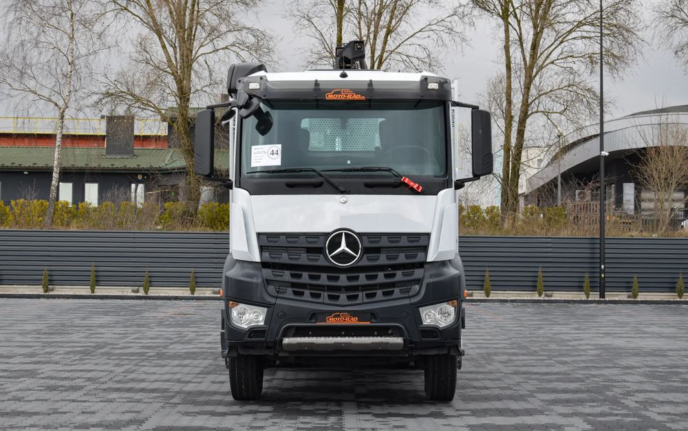 Mercedes-Benz AROCS 2636 / 6x4 / HIAB X-HIPRO 192 E-3 / WYSUW x3 / ROTATOR / STEROWANIE RADIOWE / UDT / PODPORY HYDRAULICZNE / AUTOMAT / KAMERA COFANIA / NISKI PRZEBIEG / SPROWADZONY - Camião de caixa aberta/ Plataforma, Camião grua: foto 2 Mercedes-Benz AROCS 2636 / 6x4 / HIAB X-HIPRO 192 E-3 / WYSUW x3 / ROTATOR / STEROWANIE RADIOWE / UDT / PODPORY HYDRAULICZNE / AUTOMAT / KAMERA COFANIA / NISKI PRZEBIEG / SPROWADZONY - Camião de caixa aberta/ Plataforma, Camião grua: foto 2