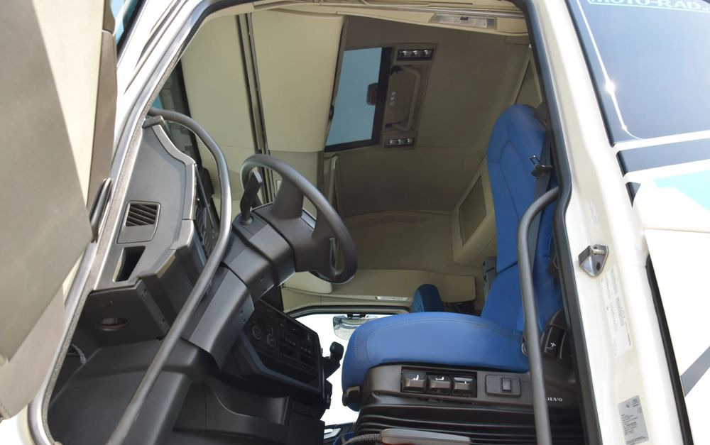 Leasing de  Volvo FH500 / EURO 6 / NOWY MODEL / KLIMATYZACJA POSTOJOWA / ACC / LEDY / 2 ZBIORNIKI / FULL SPILERY / 2023 / NISKI PRZEBIEG / SERWISOWANY / SPROWADZONY Volvo FH500 / EURO 6 / NOWY MODEL / KLIMATYZACJA POSTOJOWA / ACC / LEDY / 2 ZBIORNIKI / FULL SPILERY / 2023 / NISKI PRZEBIEG / SERWISOWANY / SPROWADZONY: foto 20