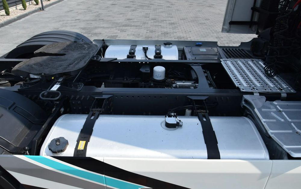 Leasing de  Volvo FH500 / EURO 6 / NOWY MODEL / KLIMATYZACJA POSTOJOWA / ACC / LEDY / 2 ZBIORNIKI / FULL SPILERY / 2023 / NISKI PRZEBIEG / SERWISOWANY / SPROWADZONY Volvo FH500 / EURO 6 / NOWY MODEL / KLIMATYZACJA POSTOJOWA / ACC / LEDY / 2 ZBIORNIKI / FULL SPILERY / 2023 / NISKI PRZEBIEG / SERWISOWANY / SPROWADZONY: foto 19