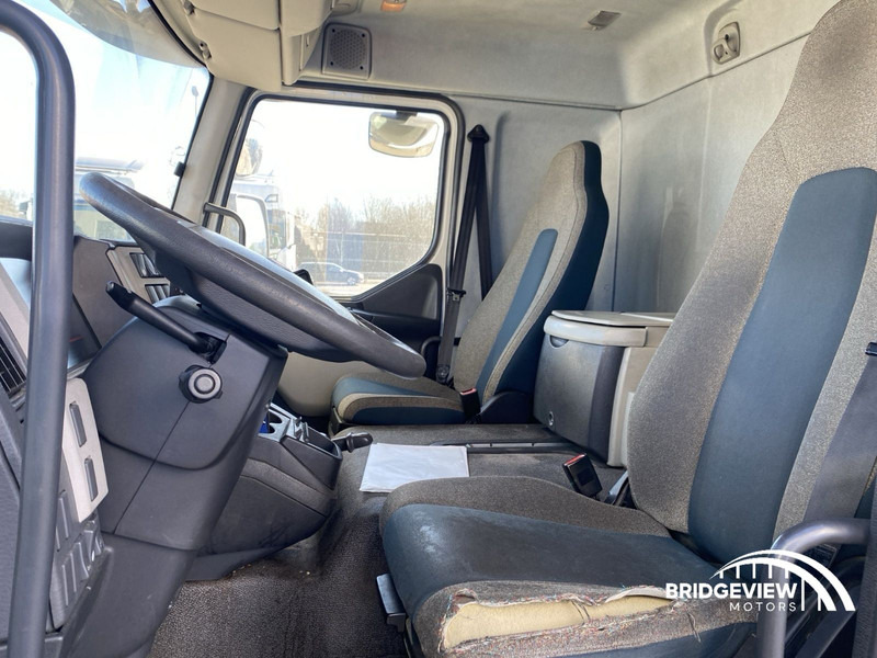 Volvo FL 250 - Camião frigorífico: foto 3 Volvo FL 250 - Camião frigorífico: foto 3